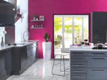 Cocina moderna de paredes rosas
